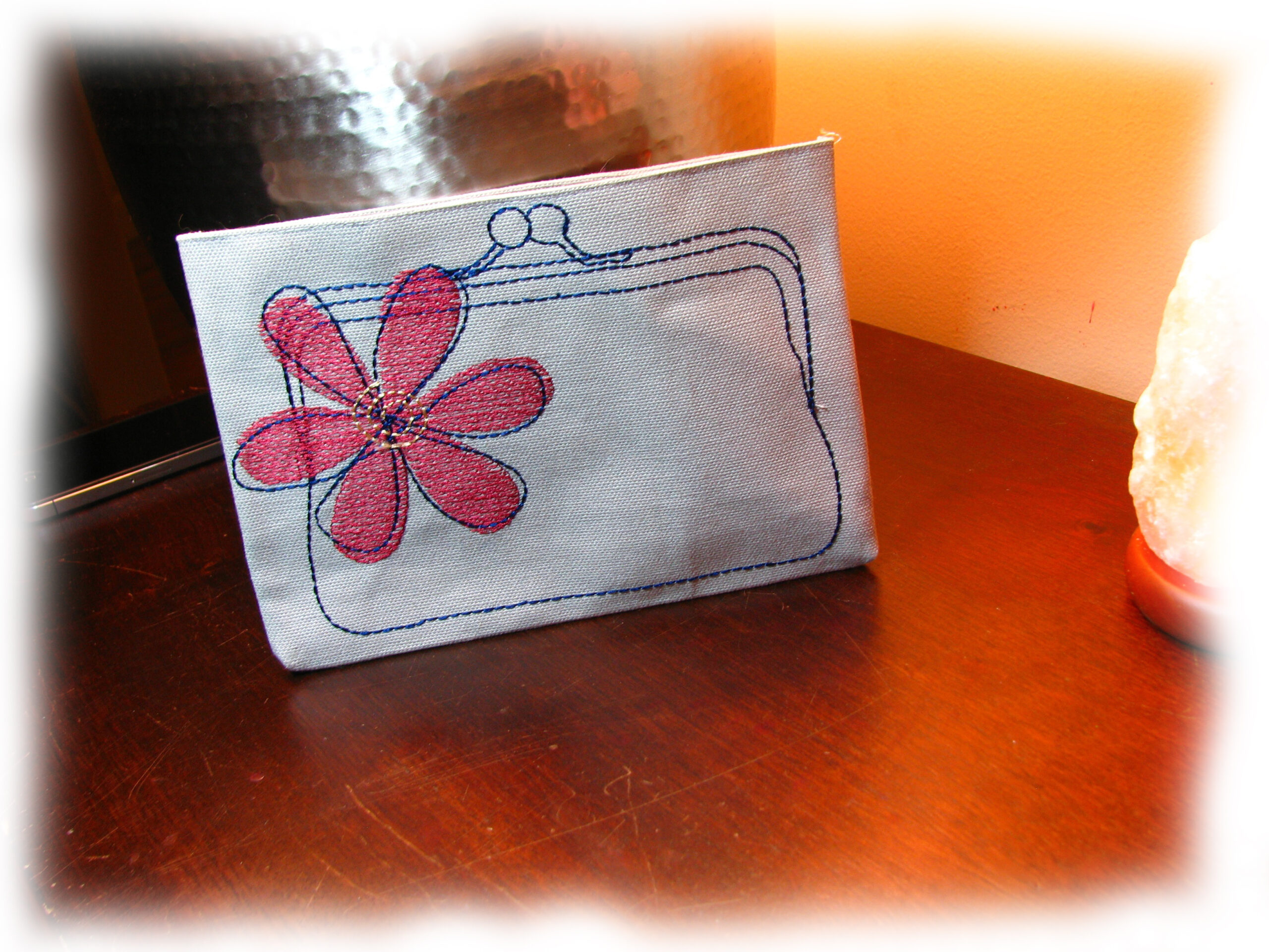 Clutch Linework Machine Embroidery Design